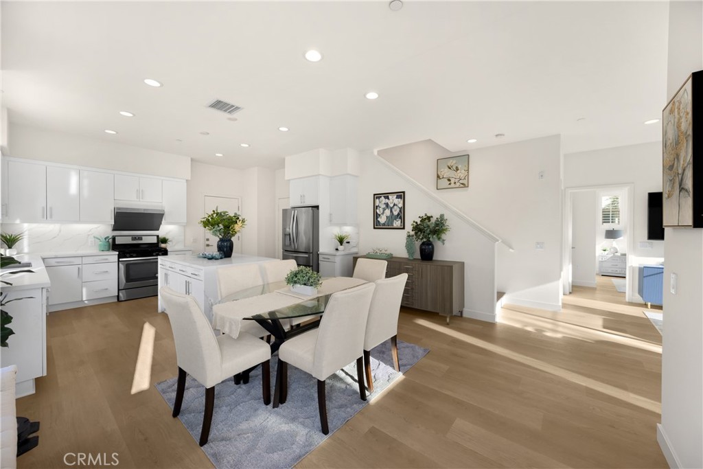 269 Magnet Irvine, CA 92618 - Photo 5 of 61 a view of a dining room with furniture
