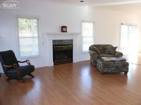6138 McCandlish Road Grand Blanc, MI 48439 - Photo 7 of 23 20422742-6.JPG