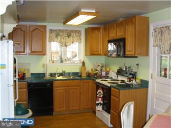 624 Topsfield Road Hatboro, PA 19040 - Photo 3 of 11 Kitchen
