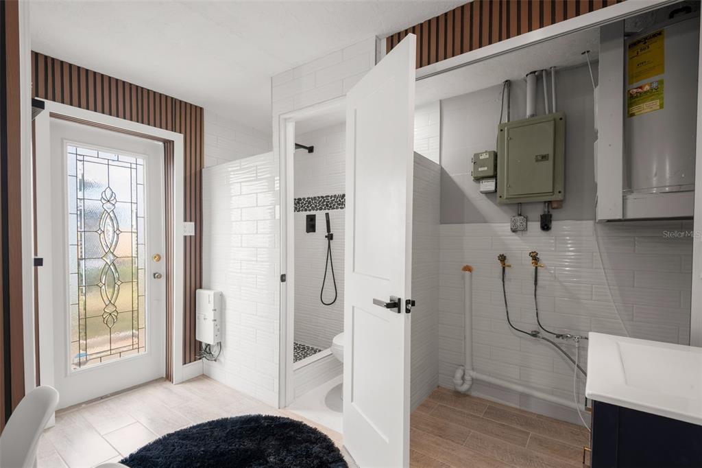 4149 Darlington Road Holiday, FL 34691 - Photo 33 of 34 a bathroom with a shower