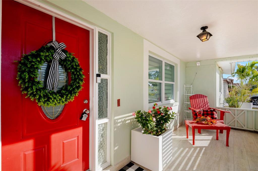 4149 Darlington Road Holiday, FL 34691 - Photo 4 of 34 a living room with furniture and a potted plant