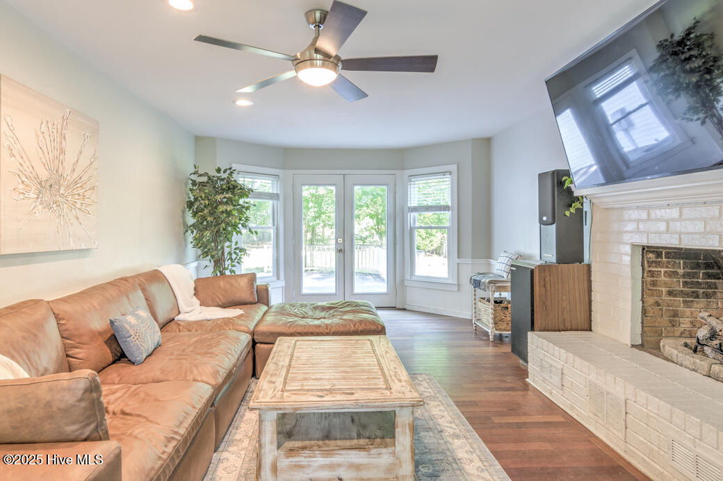 2428 Tram Road New Bern, NC 28562 - Photo 11 of 57 Great Natural Light