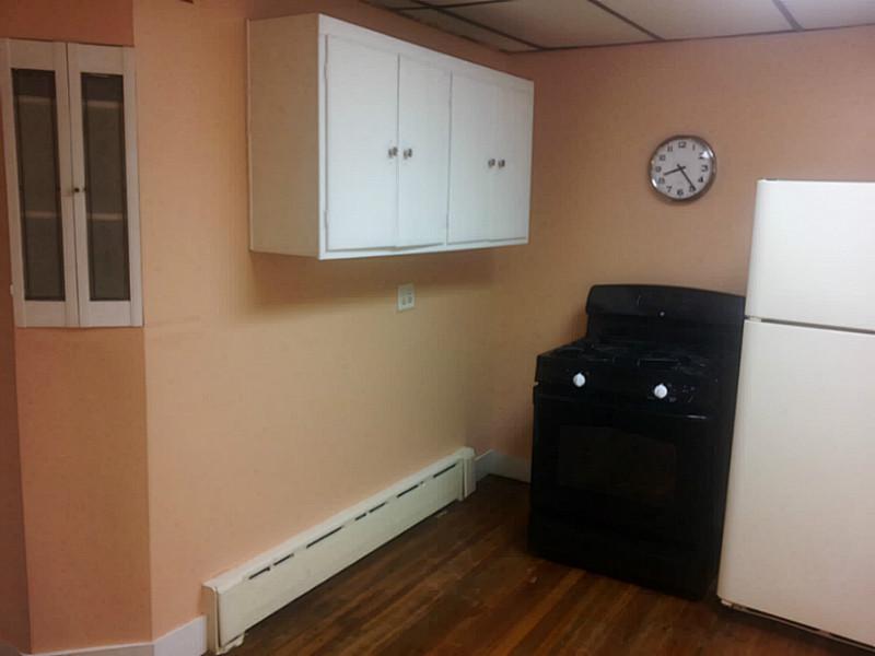 11 Prescott Hall Road Newport, RI 02840 - Photo 6 of 9 Kitchen. 1st floor