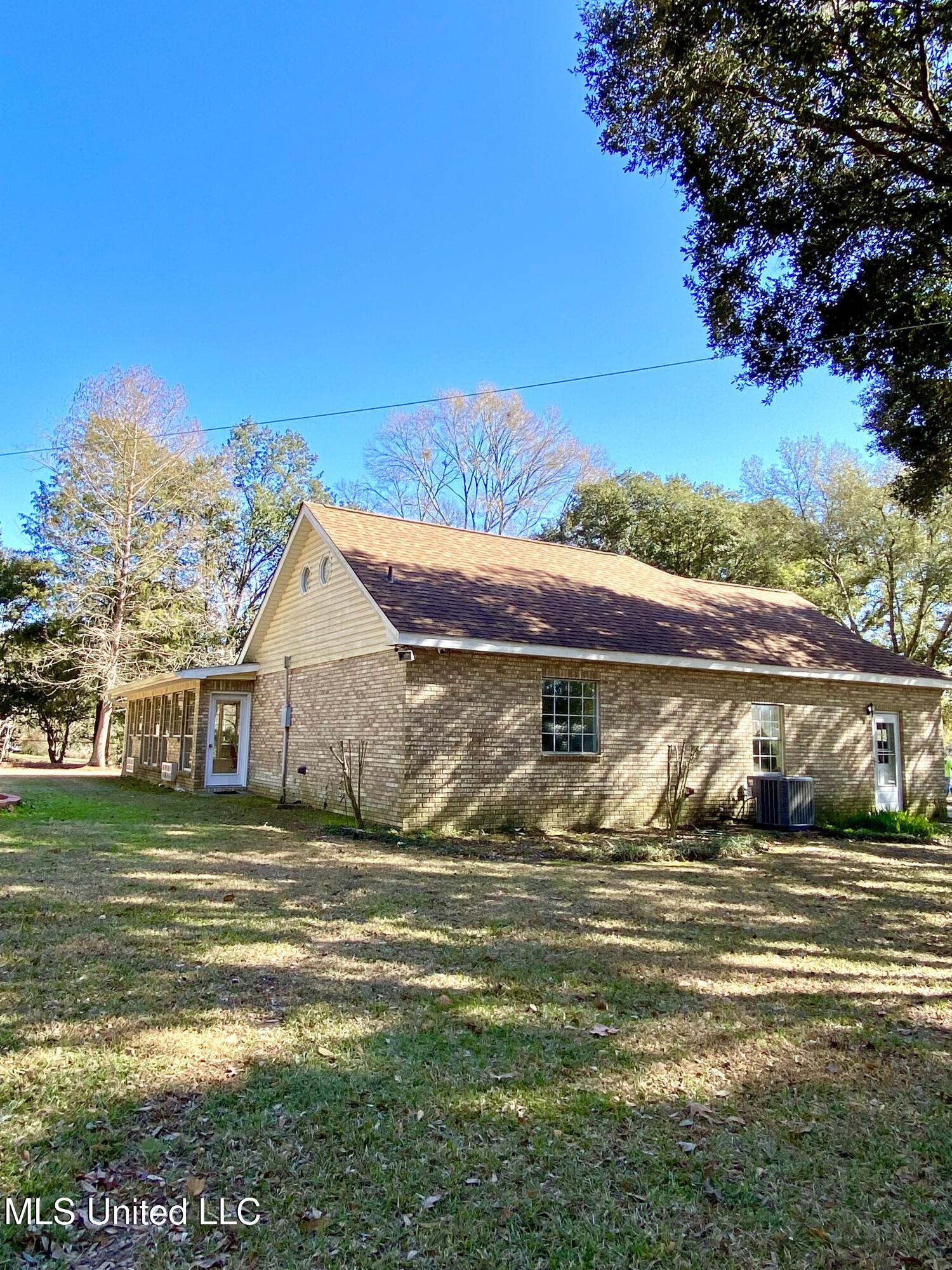 18 Point View Drive Carriere, MS 39426 - Photo 8 of 20 8, IMG_8304