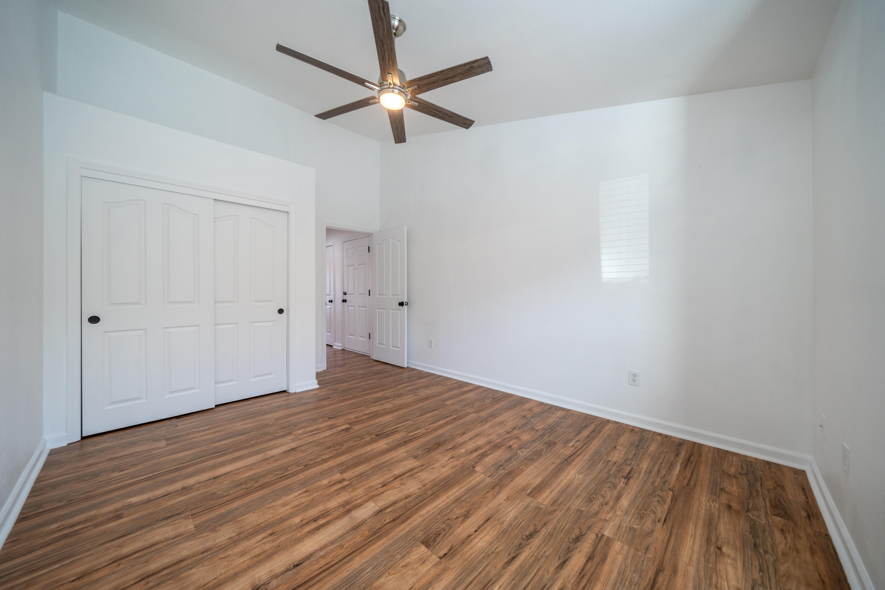 6038 Mid Drive Trail Redding, CA 96003 - Photo 11 of 20 Bedroom 2