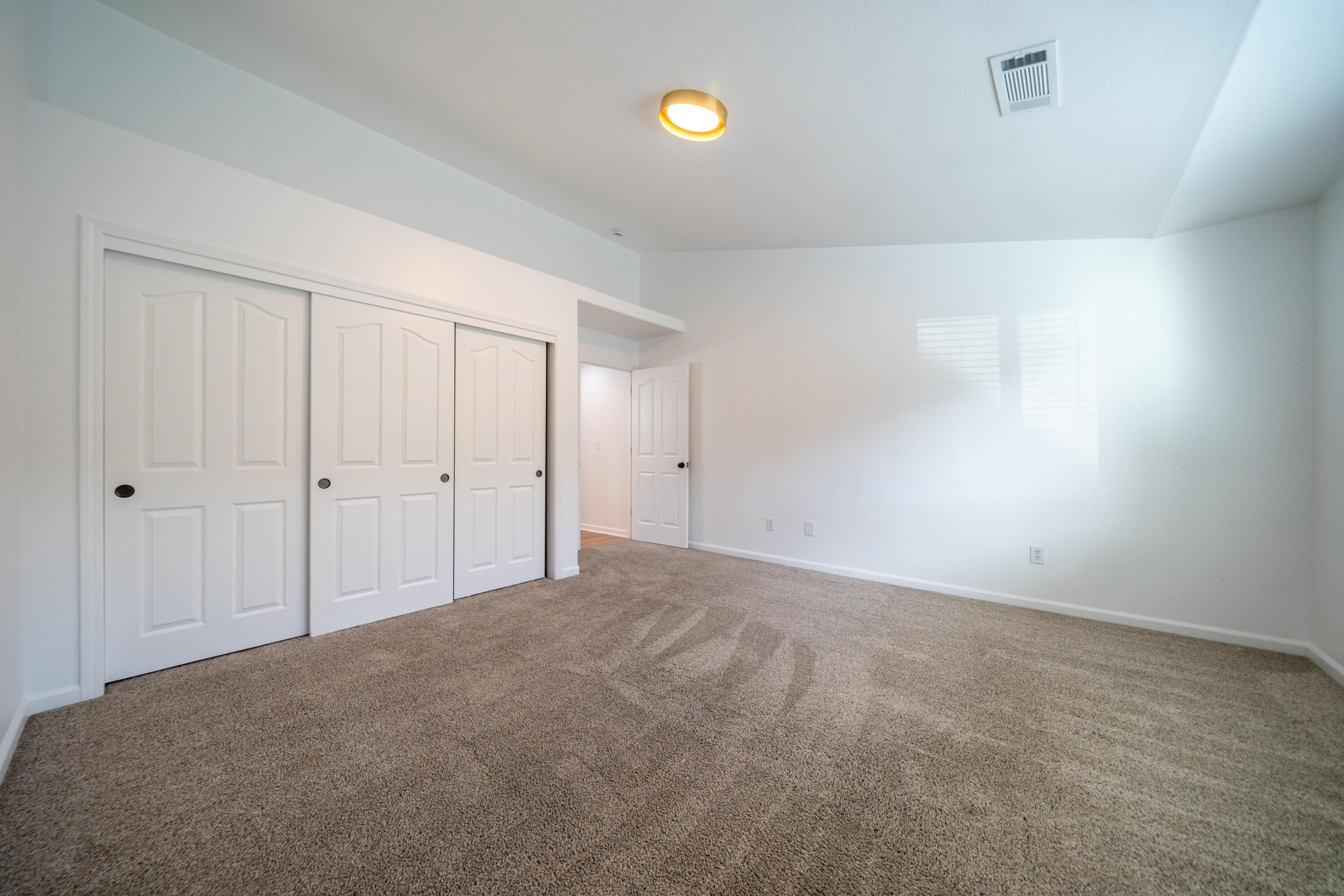 6038 Mid Drive Trail Redding, CA 96003 - Photo 14 of 20 Primary bedroom