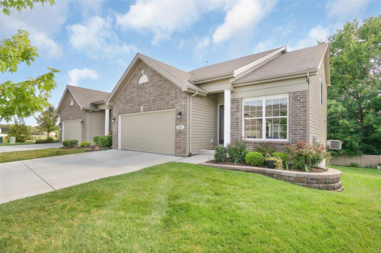 5363 Lakepath Way Eureka, MO 63025 - Photo 2 of 33