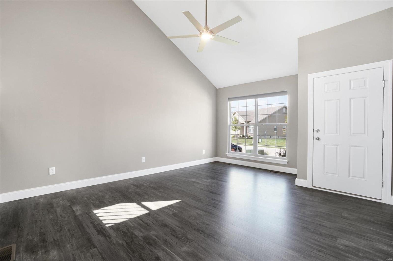 5363 Lakepath Way Eureka, MO 63025 - Photo 3 of 33