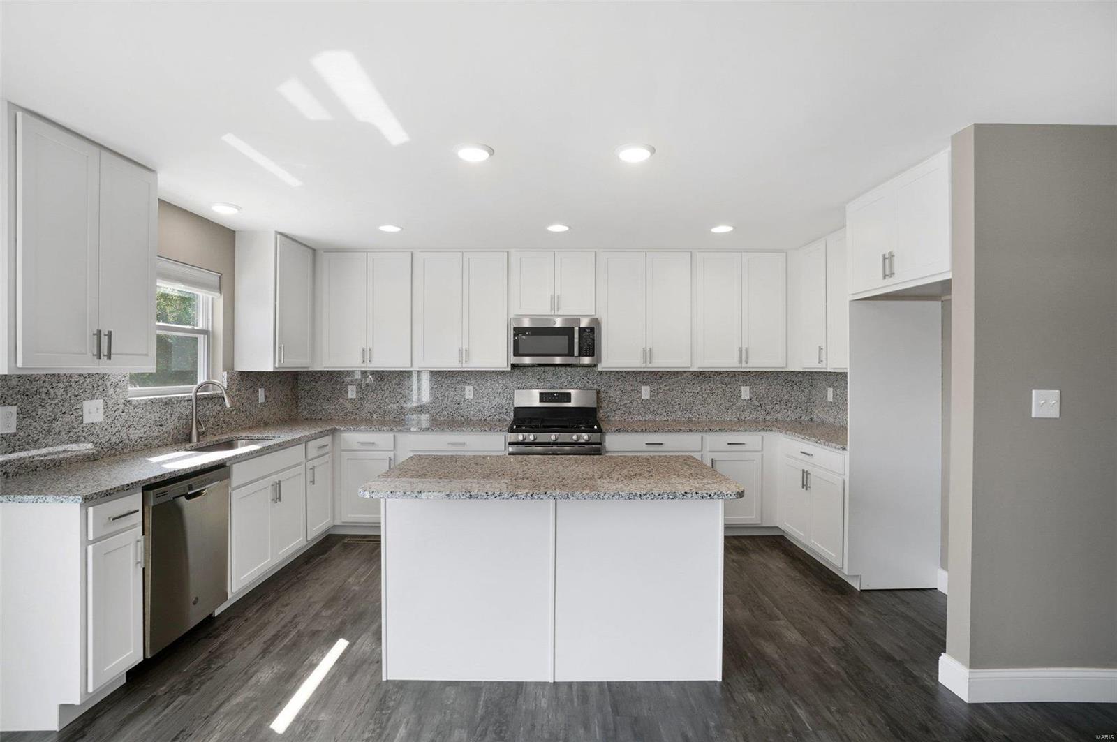 5363 Lakepath Way Eureka, MO 63025 - Photo 7 of 33