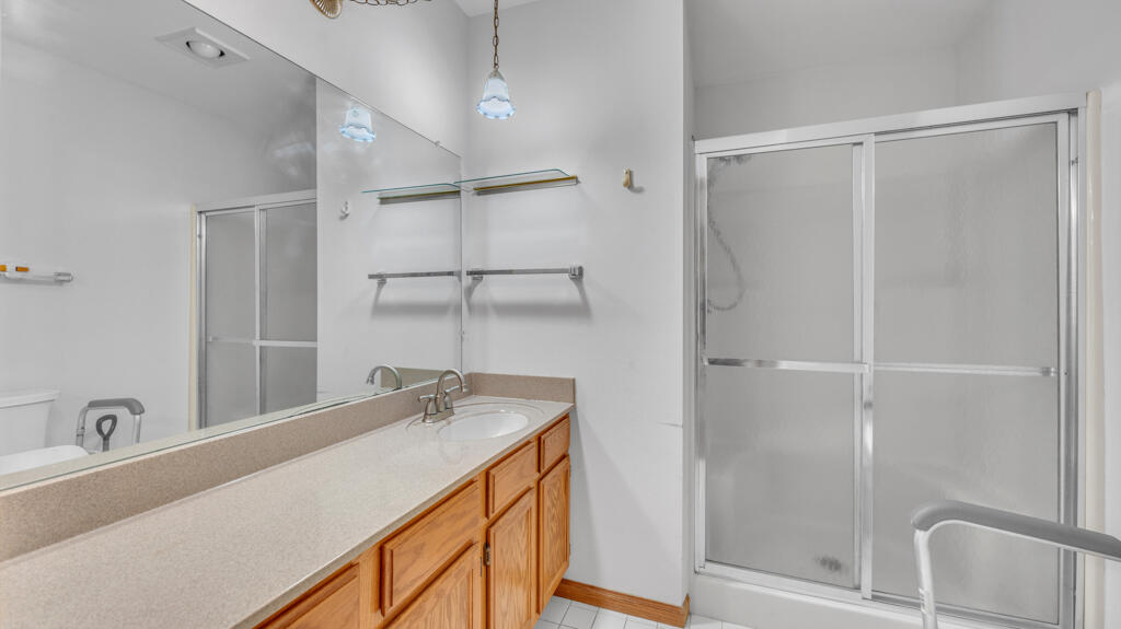 112 East Freistadt Road, Unit B Thiensville, WI 53092 - Photo 18 of 31 Primary Bath