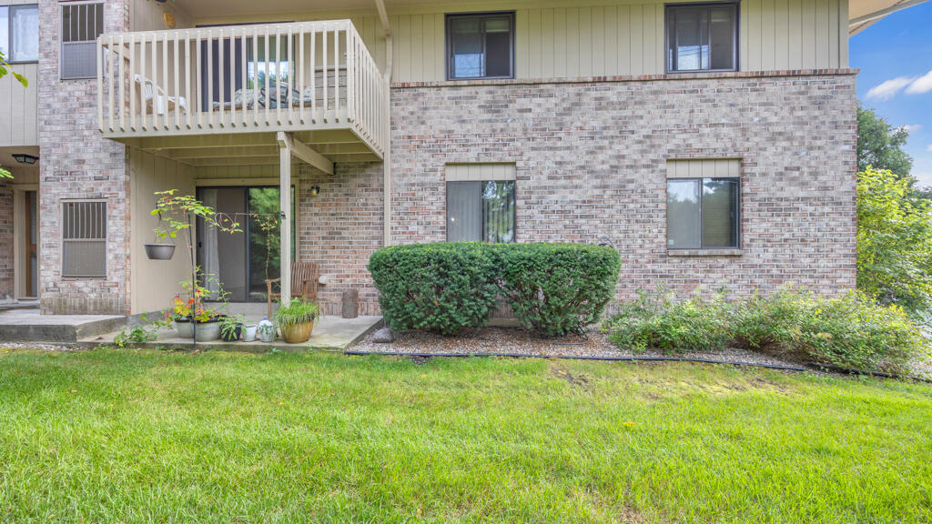 112 East Freistadt Road, Unit B Thiensville, WI 53092 - Photo 28 of 31 Rear View