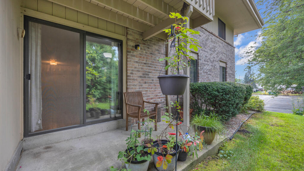 112 East Freistadt Road, Unit B Thiensville, WI 53092 - Photo 6 of 31 Patio off Living Room