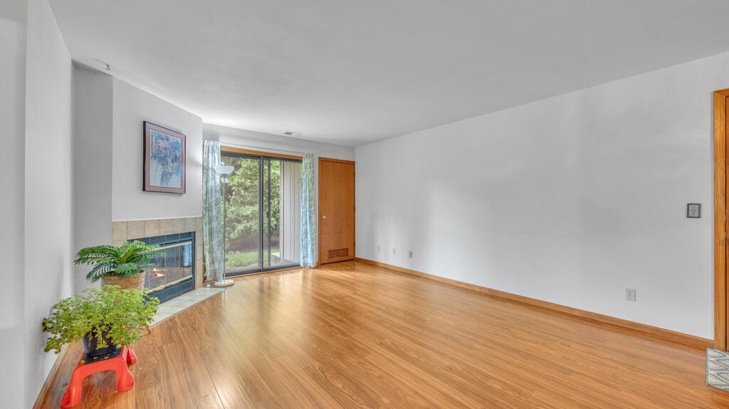 112 East Freistadt Road, Unit B Thiensville, WI 53092 - Photo 8 of 31 Living Room