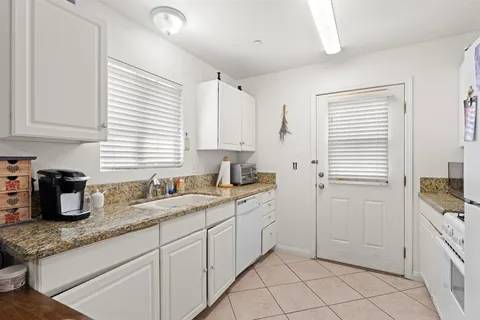 $875,000 | 1423-25 Vía Lima, Fallbrook, CA 92028