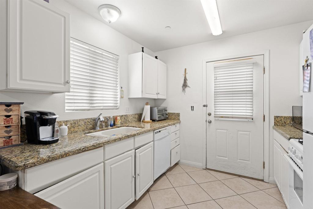 1423-25 Vía Lima Fallbrook, CA 92028 - Photo 14 of 51