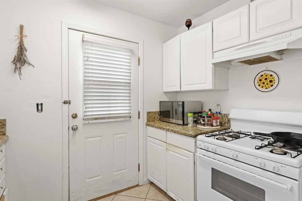 1423-25 Vía Lima Fallbrook, CA 92028 - Photo 15 of 51