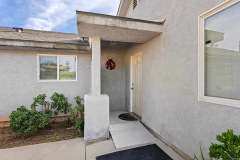 $875,000 | 1423-25 Vía Lima, Fallbrook, CA 92028