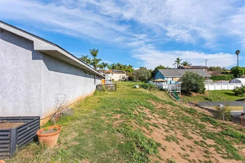 $875,000 | 1423-25 Vía Lima, Fallbrook, CA 92028