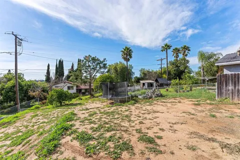 $875,000 | 1423-25 Vía Lima, Fallbrook, CA 92028