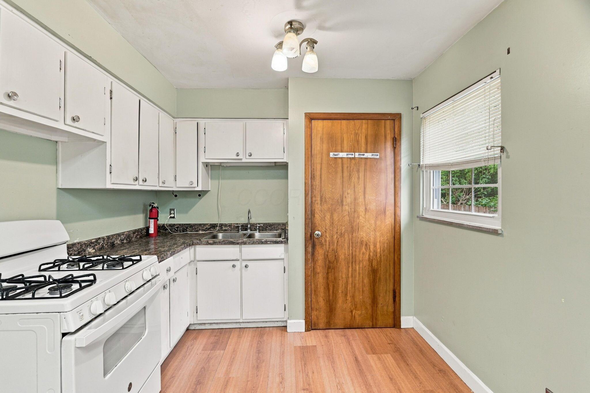565 South Hampton Road Columbus, OH 43213 - Photo 16 of 39 16-web-or-mls-0D3A8365