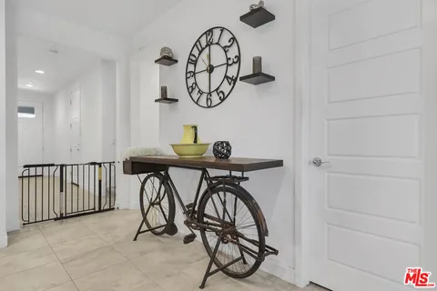 a view of a livingroom with furniture