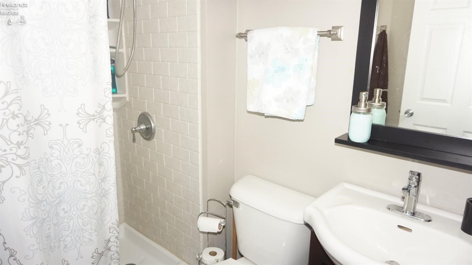 2006 Aspen Run Road Sandusky, OH 44870 - Photo 6 of 25 Gallery Image 6