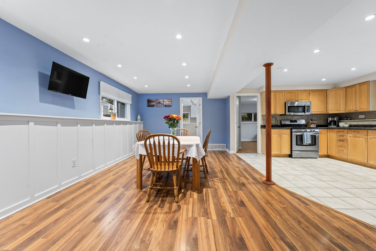 103 South Seebert Street Cary, IL 60013 - Photo 11 of 32