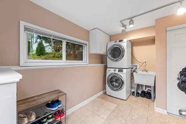 $325,000 | 103 South Seebert Street, Cary, IL 60013