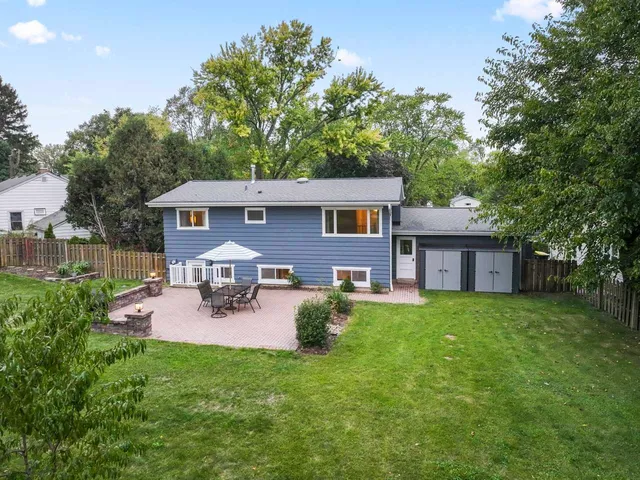 $325,000 | 103 South Seebert Street, Cary, IL 60013