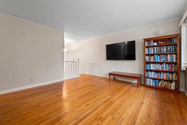 $325,000 | 103 South Seebert Street, Cary, IL 60013