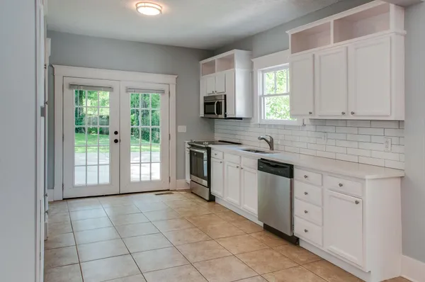 $3,795 | 1306 Douglas Avenue, Nashville, TN 37206