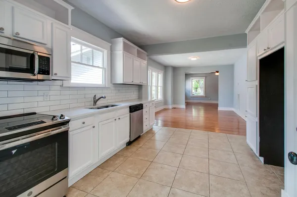 $3,795 | 1306 Douglas Avenue, Nashville, TN 37206