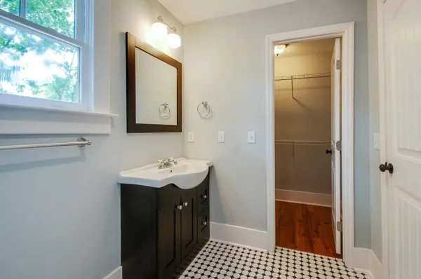 $3,795 | 1306 Douglas Avenue, Nashville, TN 37206