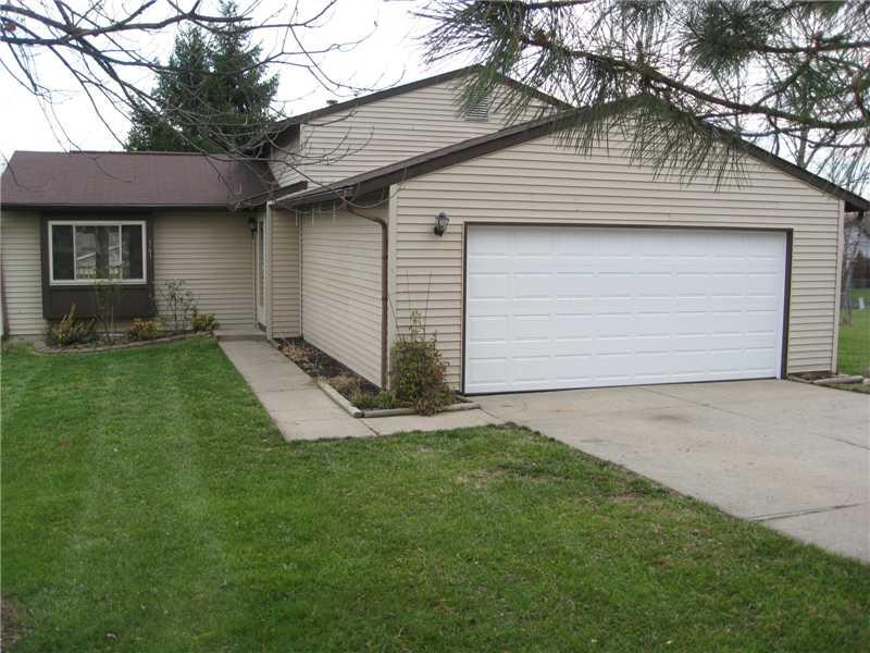 561 Boonesboro Road Greenwood, IN 46142 - Photo 3 of 24