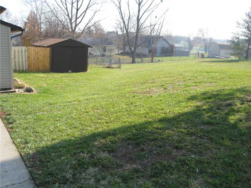 561 Boonesboro Road Greenwood, IN 46142 - Photo 6 of 24