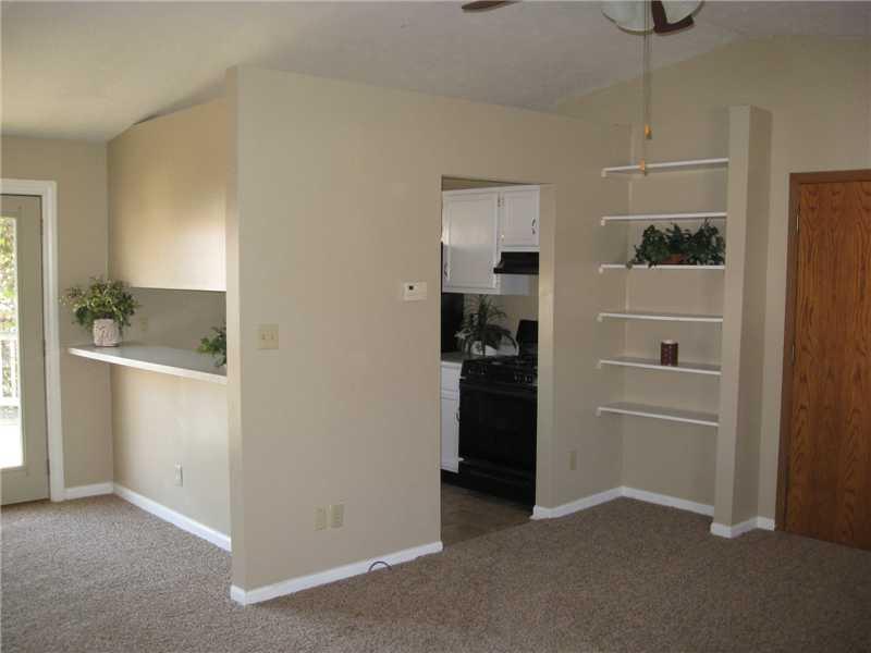 561 Boonesboro Road Greenwood, IN 46142 - Photo 10 of 24