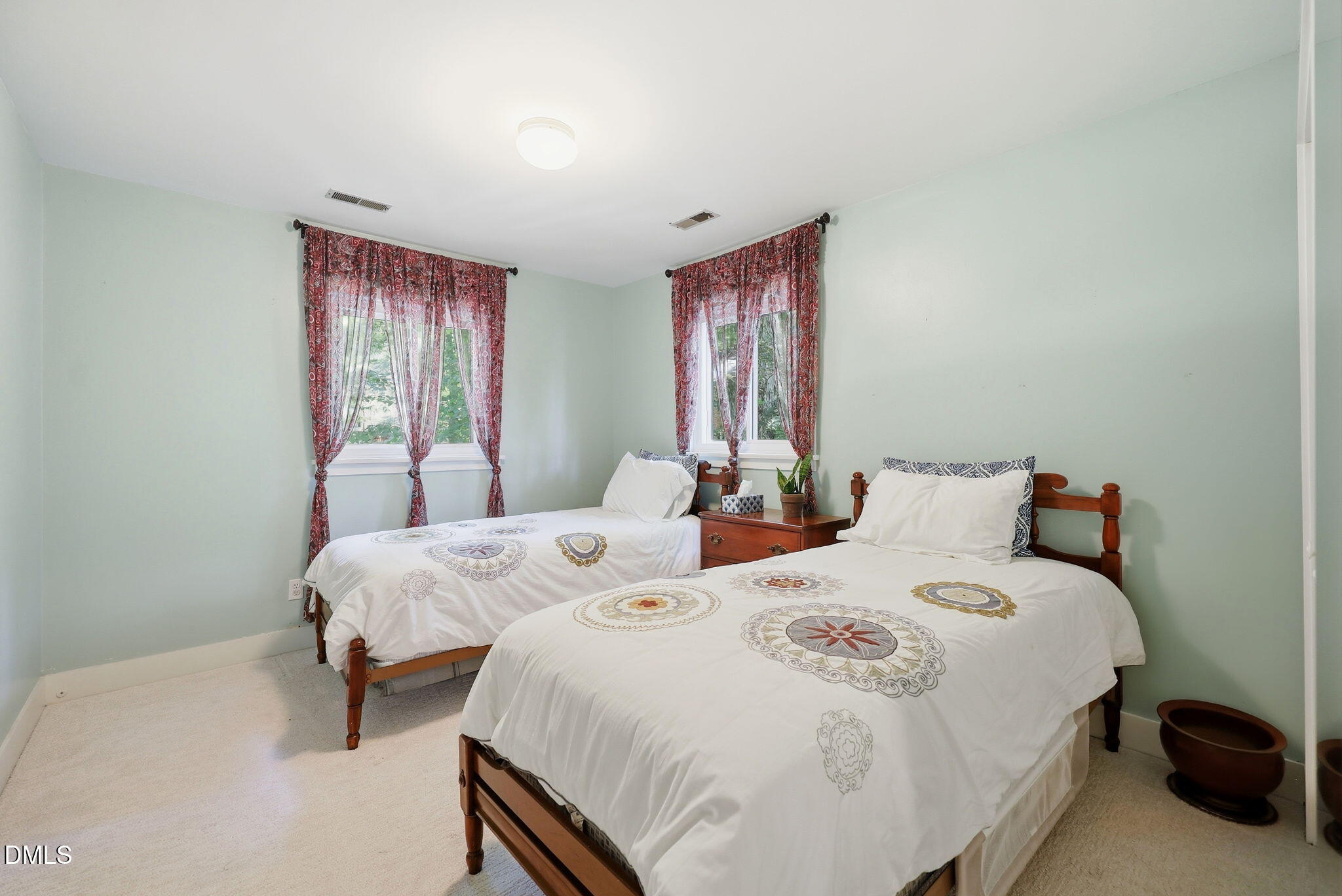 6101 Dresden Lane Raleigh, NC 27612 - Photo 3 of 41