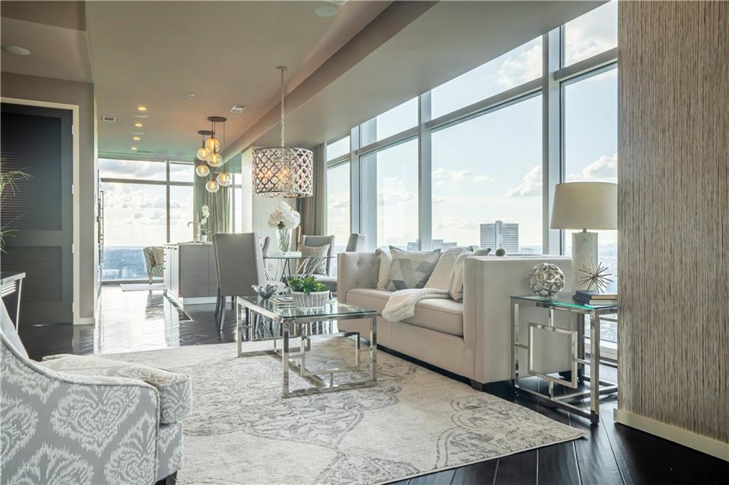 Protected views from redevelopment occurring across Ivan Allen on the south side of the W! This sophisticated and RARELY available unit faces north offering unobstructed views!