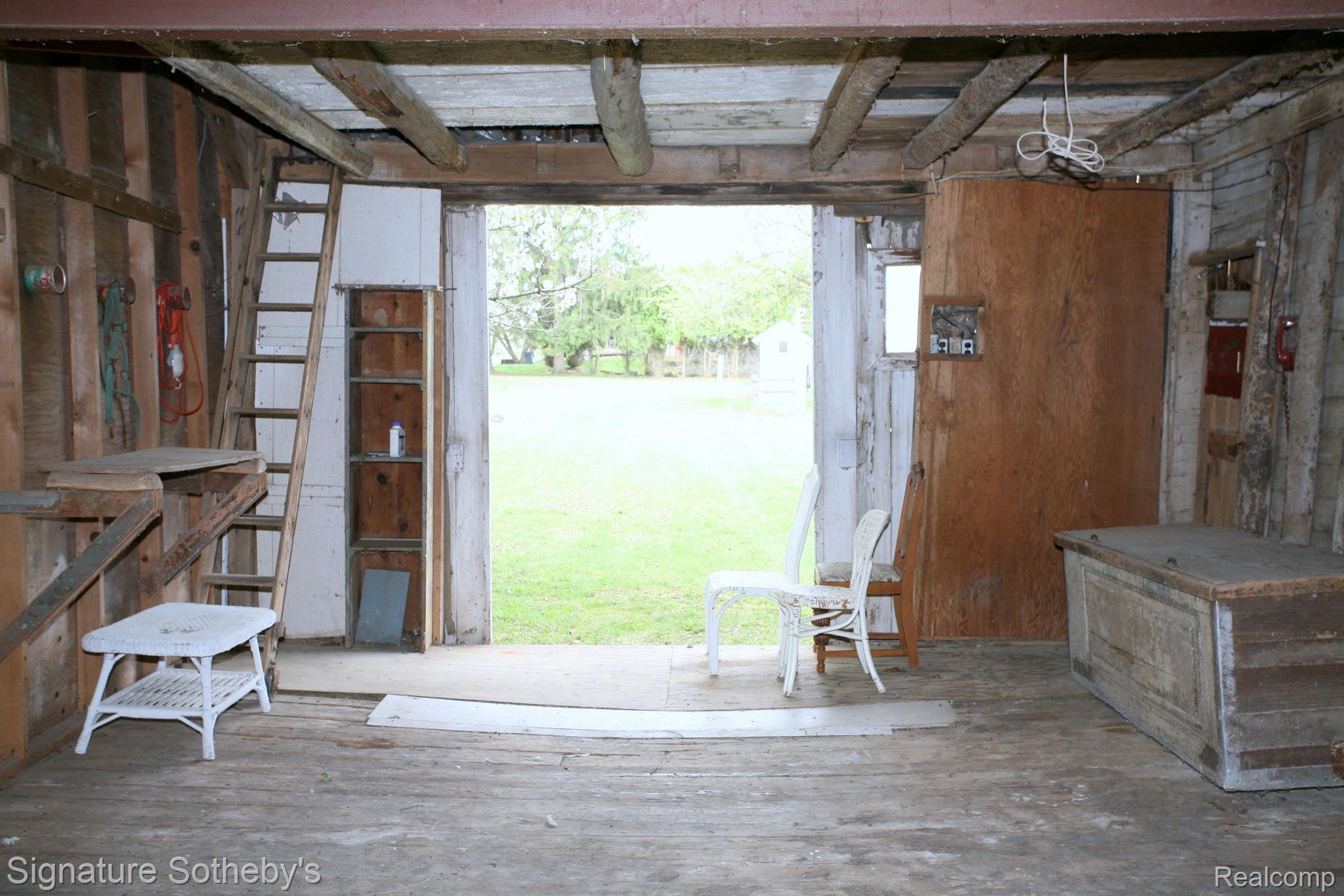 7350 Oakhill Road Clarkston, MI 48348 - Photo 51 of 72 Interior of Barn