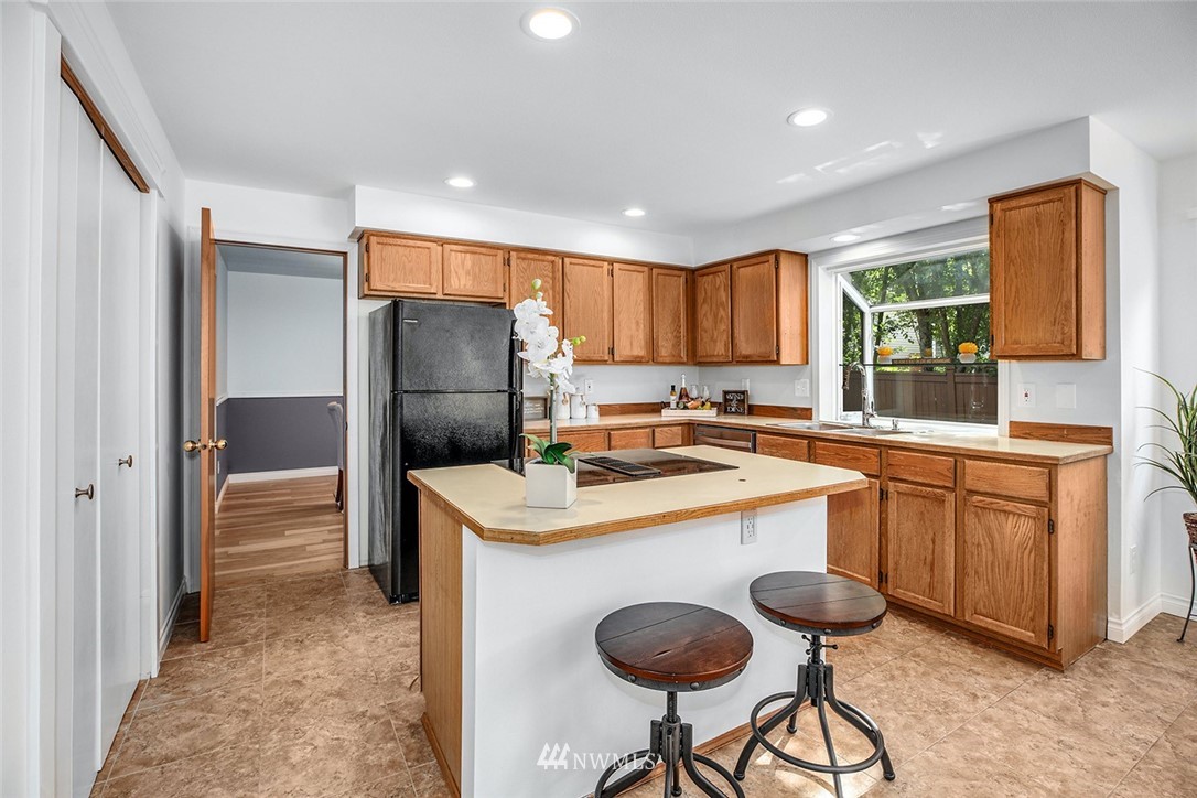 19335 133rd Place Southeast Renton, WA 98058 - Photo 7 of 31