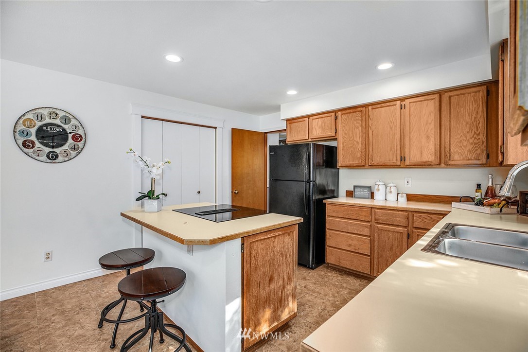 19335 133rd Place Southeast Renton, WA 98058 - Photo 8 of 31