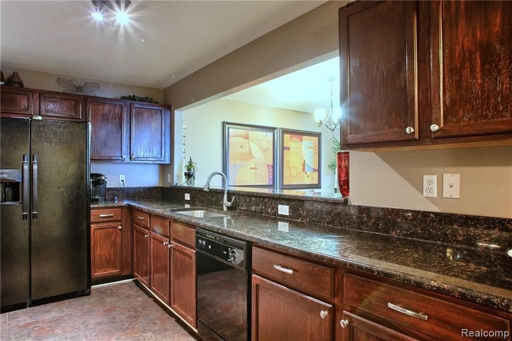 1826 Flagstone Circle Rochester, MI 48307 - Photo 9 of 20
