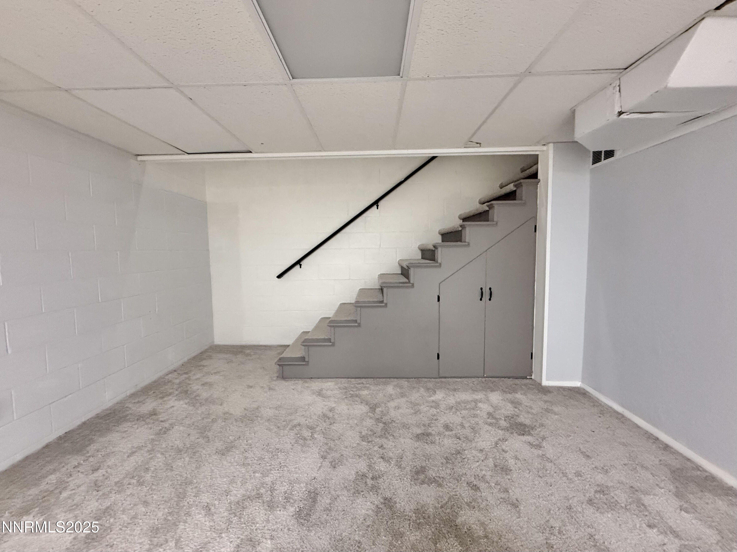 273 McCoy Street Winnemucca, NV 89445 - Photo 31 of 48 273 McCoy stairs 4