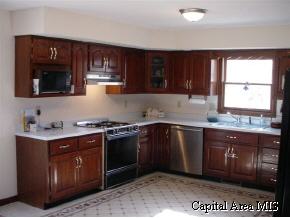216 Appomattox Drive Springfield, IL 62711 - Photo 2 of 9 Gallery Image 2