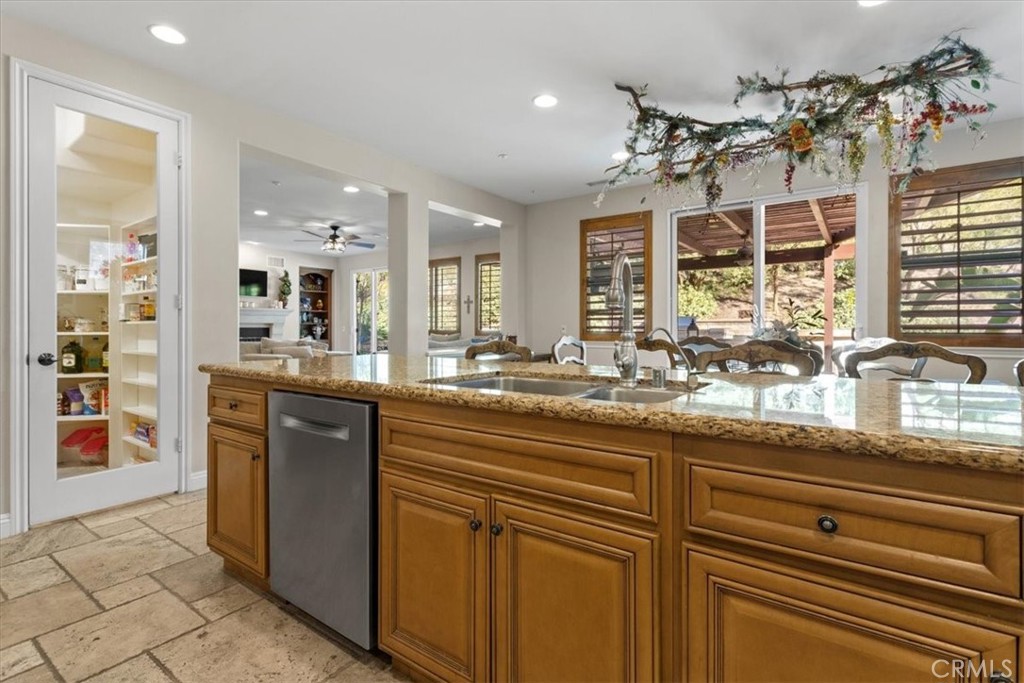 3308 Crosspointe Court Simi Valley, CA 93065 - Photo 19 of 67