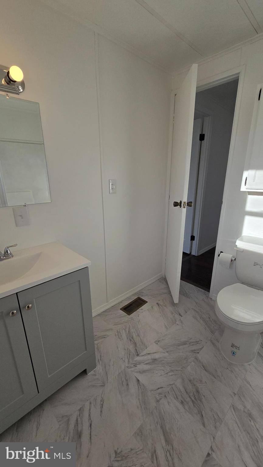 865 Cypress Ave Spring Spring City, PA 19475 - Photo 24 of 33 a view of an empty room