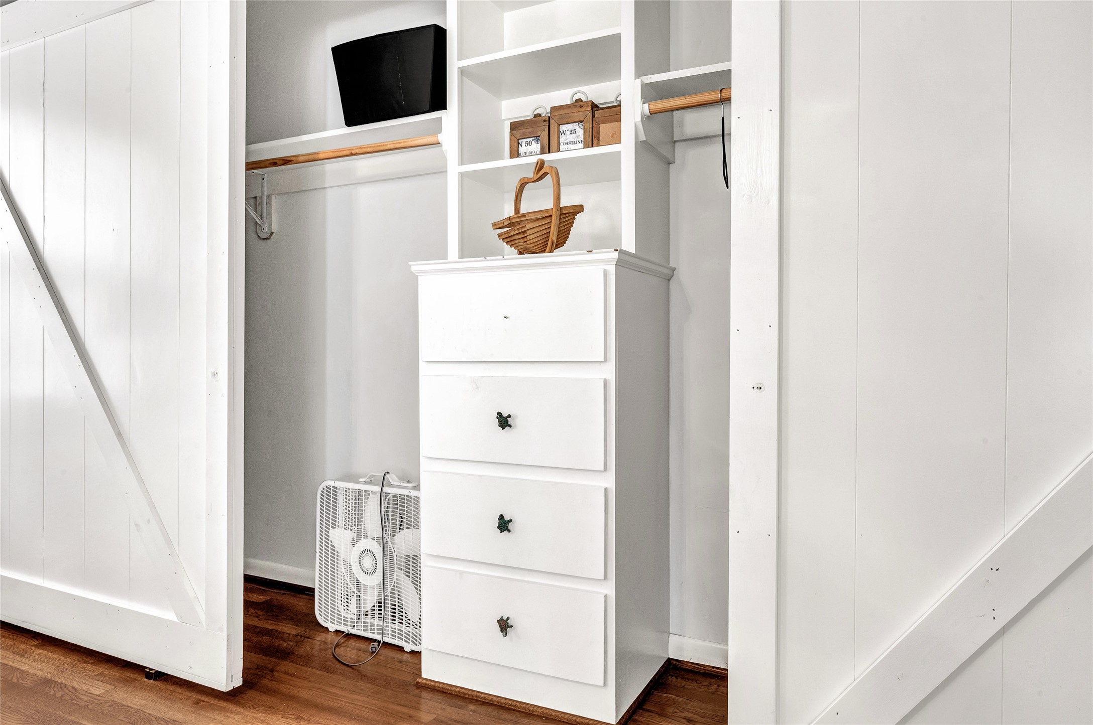 5604 Flack Street Houston, TX 77081 - Photo 11 of 22 Primary closet