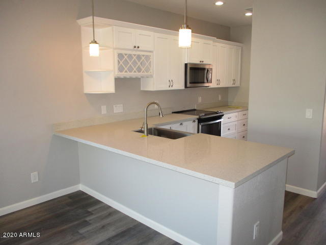 607 West Harwell Rd. Phoenix, AZ 85041 - Photo 8 of 19 Bethany stock photo
