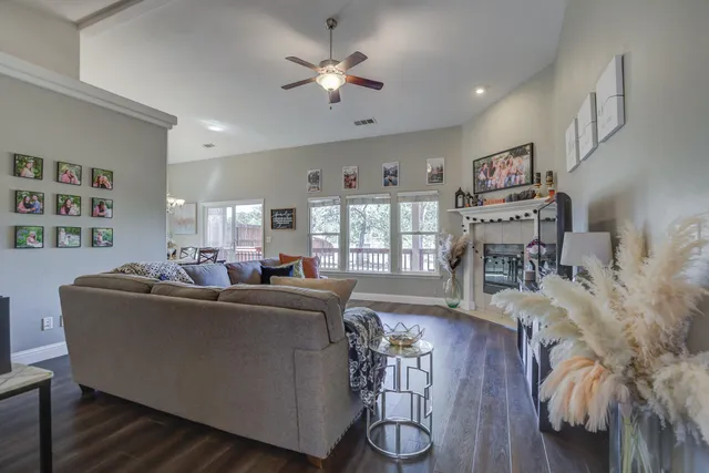 $348,500 | 19665 Indian Creek Drive, Cottonwood, CA 96022