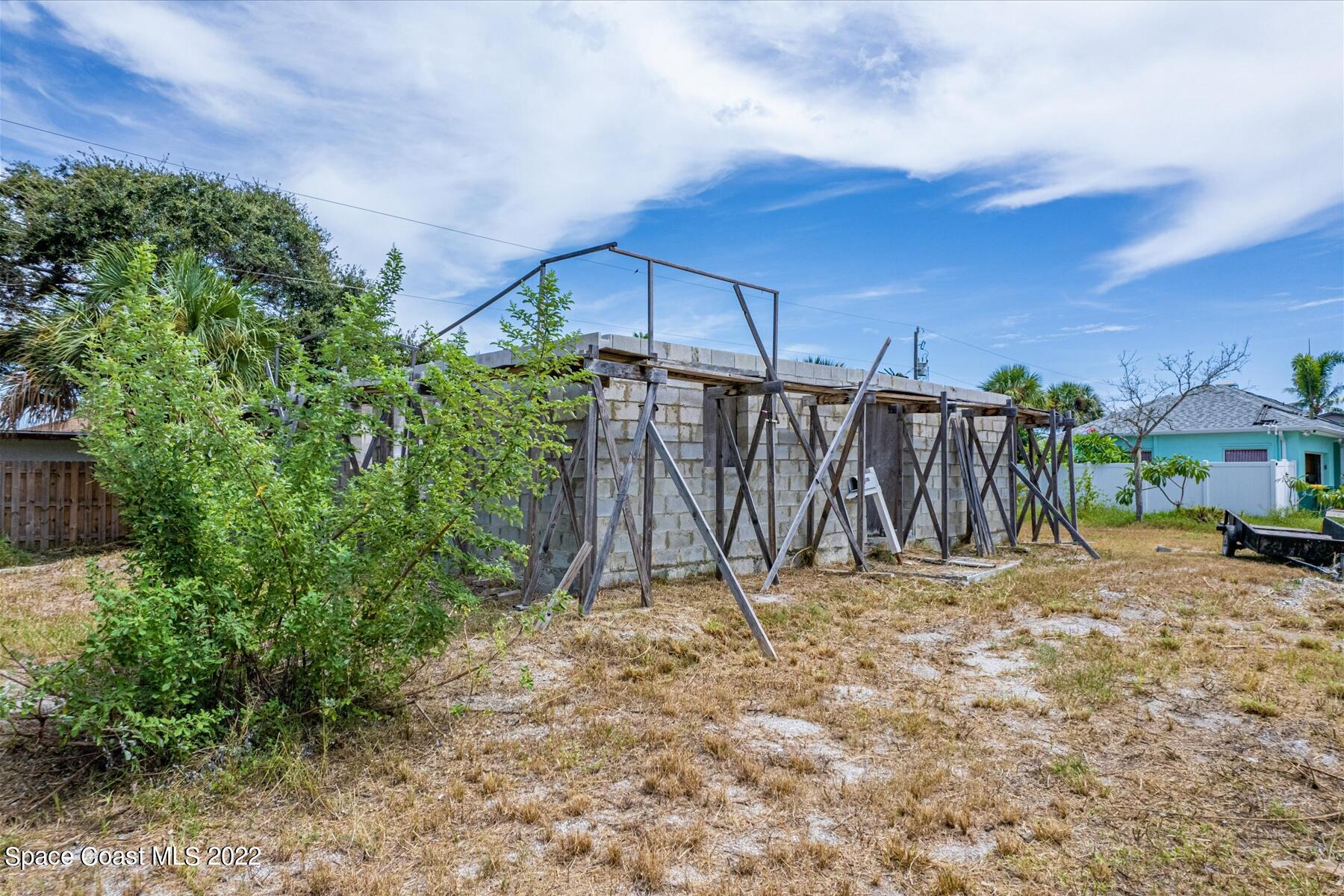 290 Rita Boulevard Melbourne Beach, FL 32951 - Photo 19 of 21 a view of a backyard